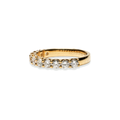 Anillo con diamantes de laboratorio