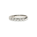 Anillo con diamantes de laboratorio