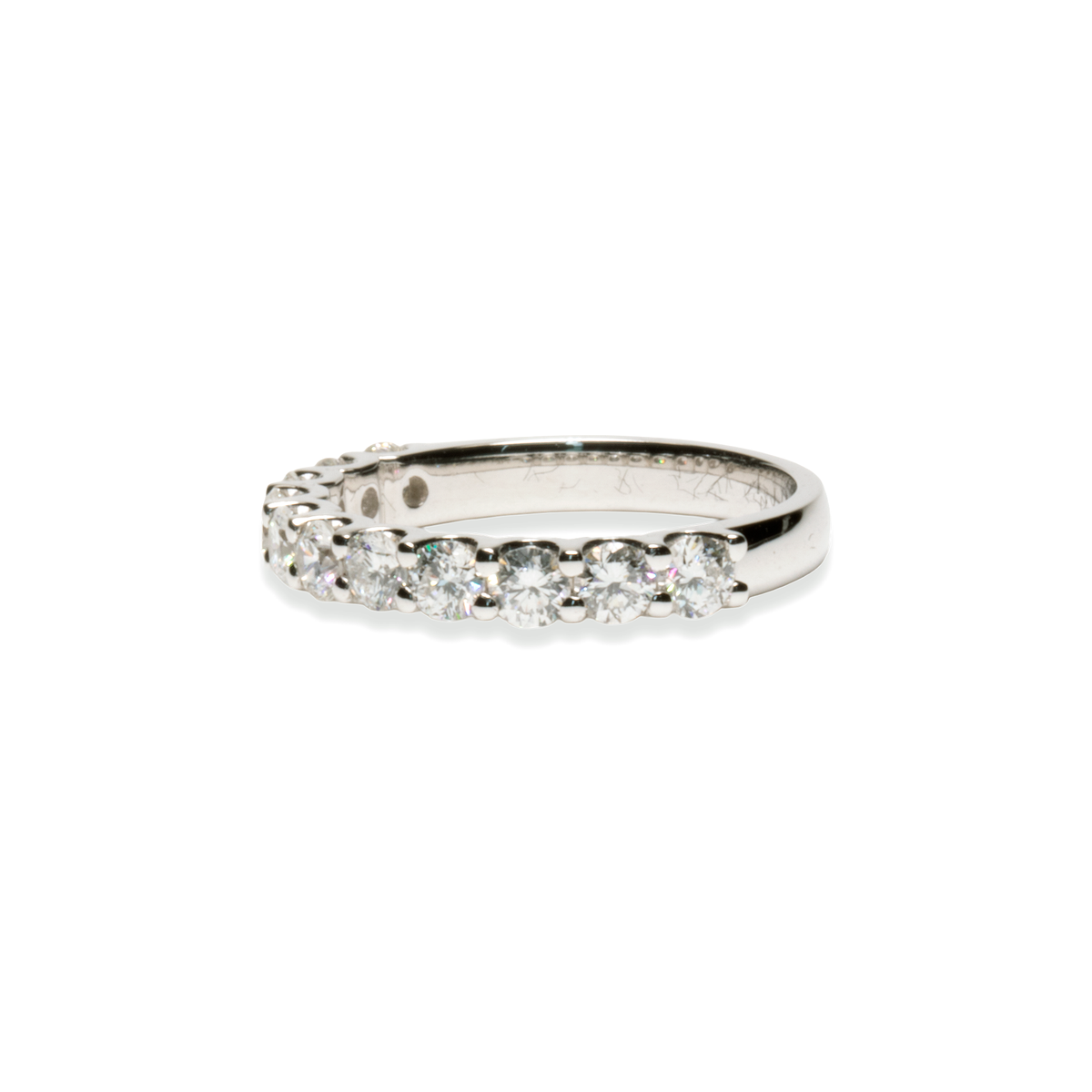 Anillo con diamantes de laboratorio